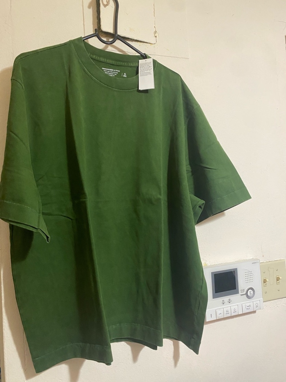 Abercrombie & Fitch Men's Olive Green Short Sleeve Crew Tee .NEW